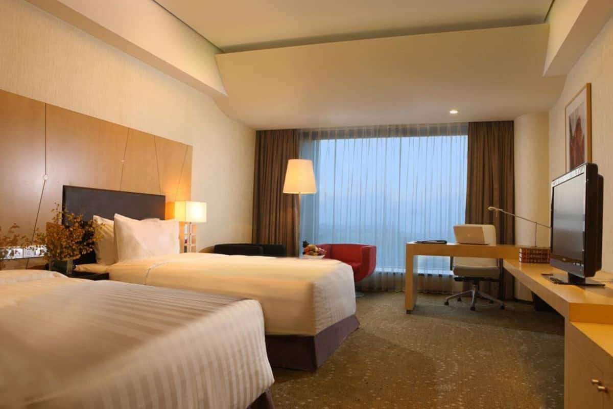1 chambre, minibar, coffres-forts dans les chambres, bureau