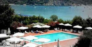 Outdoor pool, open 8:30 AM to 7:30 PM, pool umbrellas, pool loungers - Hotel Select (Campo nell'Elba)