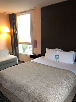 Individually furnished, desk, blackout curtains, soundproofing