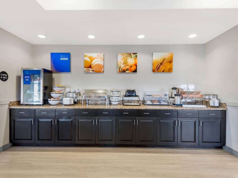 Free daily buffet breakfast