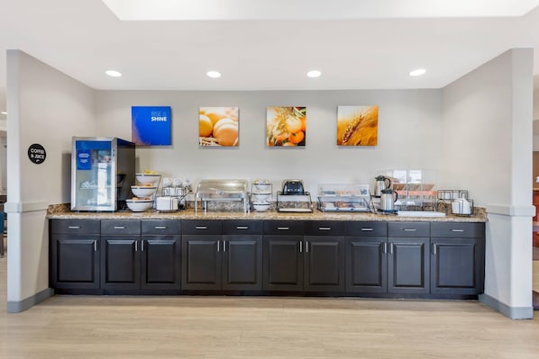 Free daily buffet breakfast