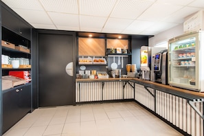 TĂ€gliches FrĂŒhstĂŒcksbuffet gegen GebĂŒhr