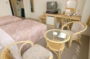 Laptop workspace, blackout curtains, iron/ironing board, free WiFi - Okayama City Hotel Kuwatacho (Okayama)