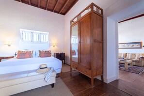 Studio Suite | In-room safe, individually decorated, individually furnished, desk - Hotel El Grifo (San Bartolome)