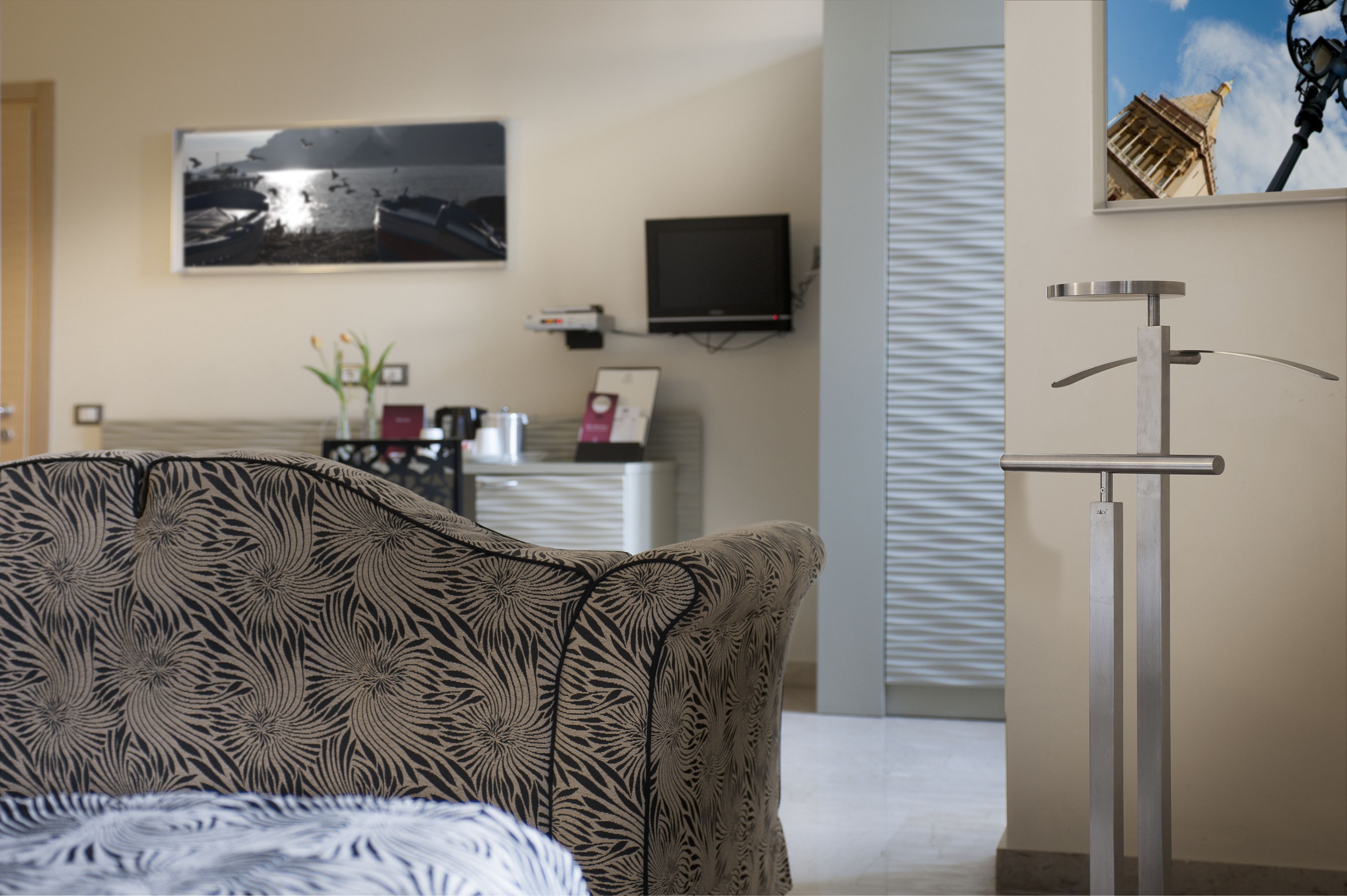 junior suite | 1 bedroom, premium bedding, minibar, in-room safe