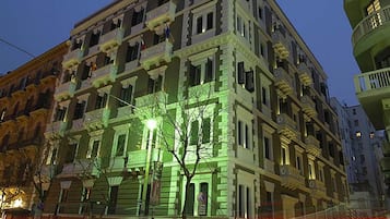Façade de l’hébergement - soirée/nuit