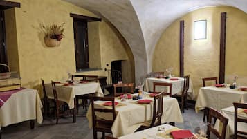 Daily buffet breakfast (EUR 9 per person)