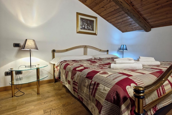 Leilighet – exclusive | Dundyner, minibar, skrivebord og blendingsgardiner