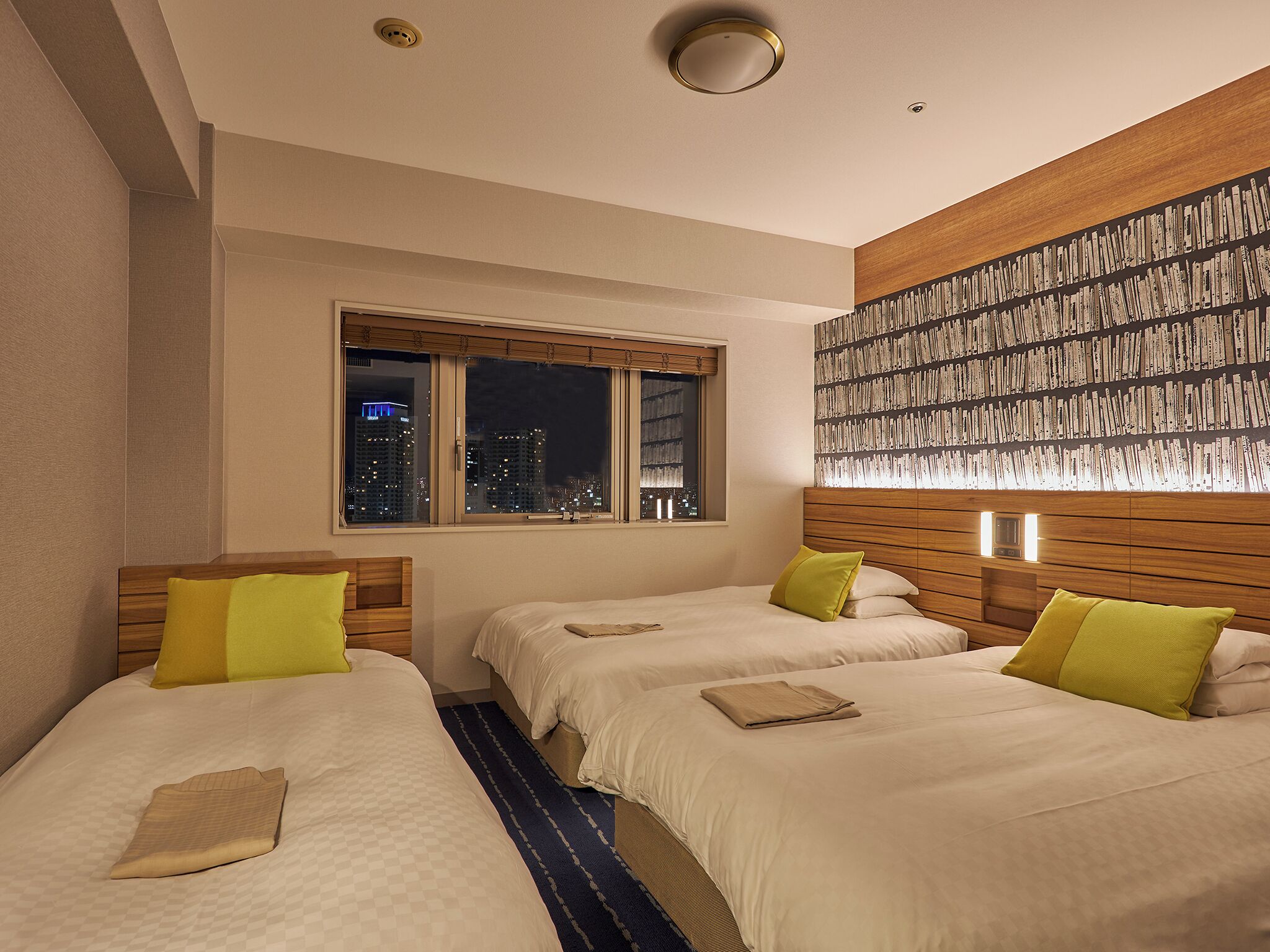 Standard Triple Room, Non Smoking | Down duvets, desk, blackout curtains, soundproofing