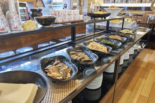Daily buffet breakfast (JPY 1980 per person)