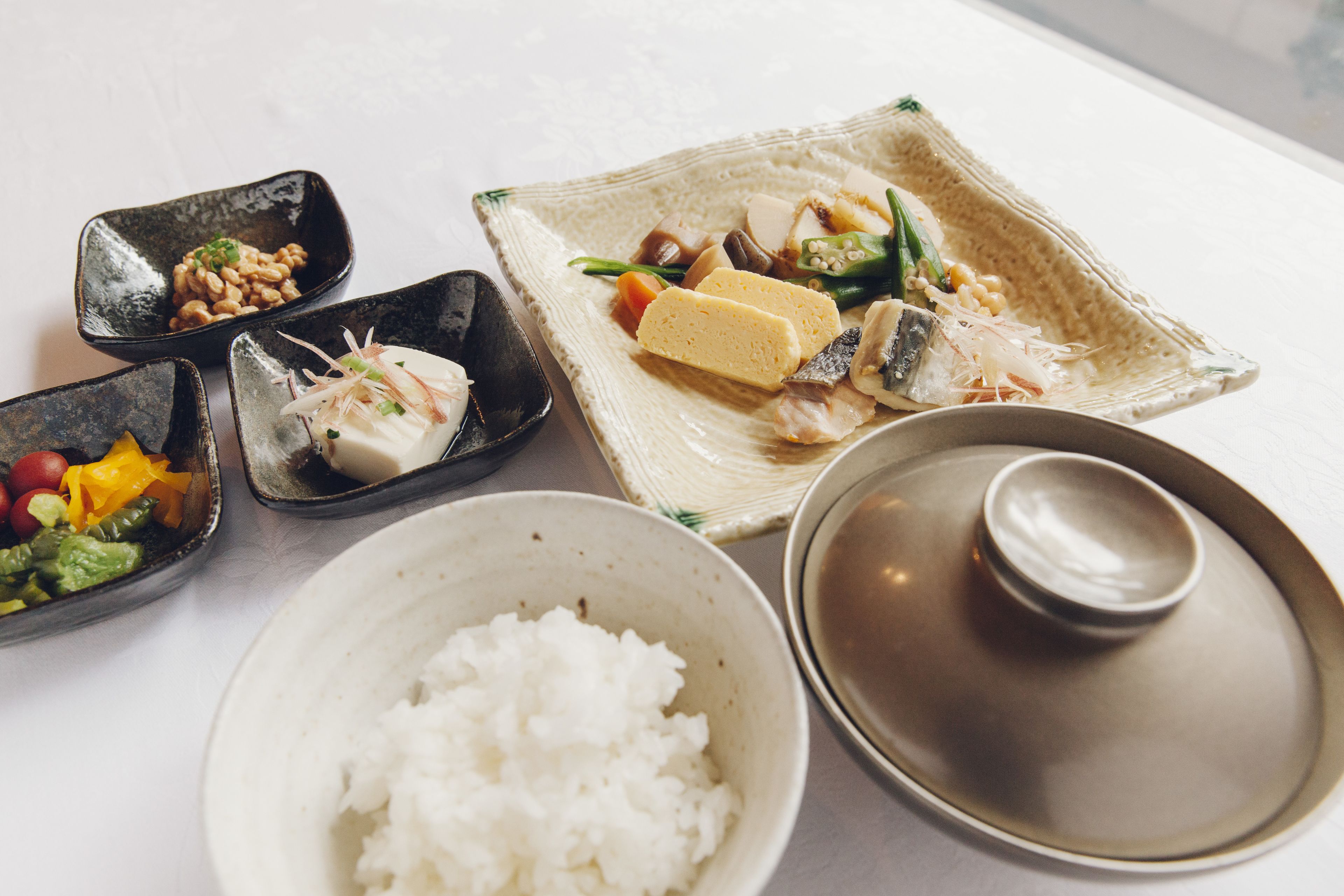 daily buffet breakfast (jpy 1980 per person)