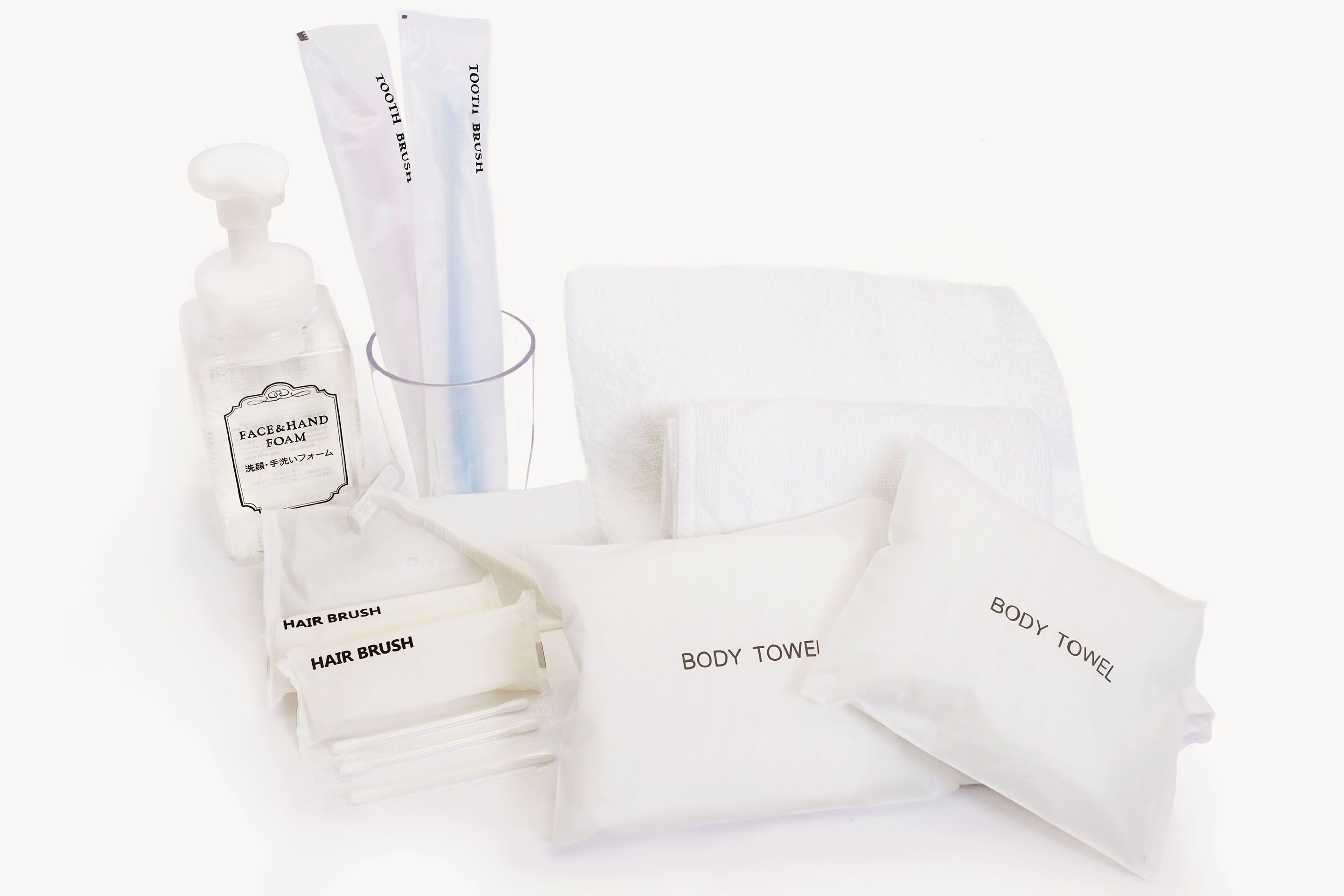 combined shower/bathtub, deep-soaking bathtub, free toiletries