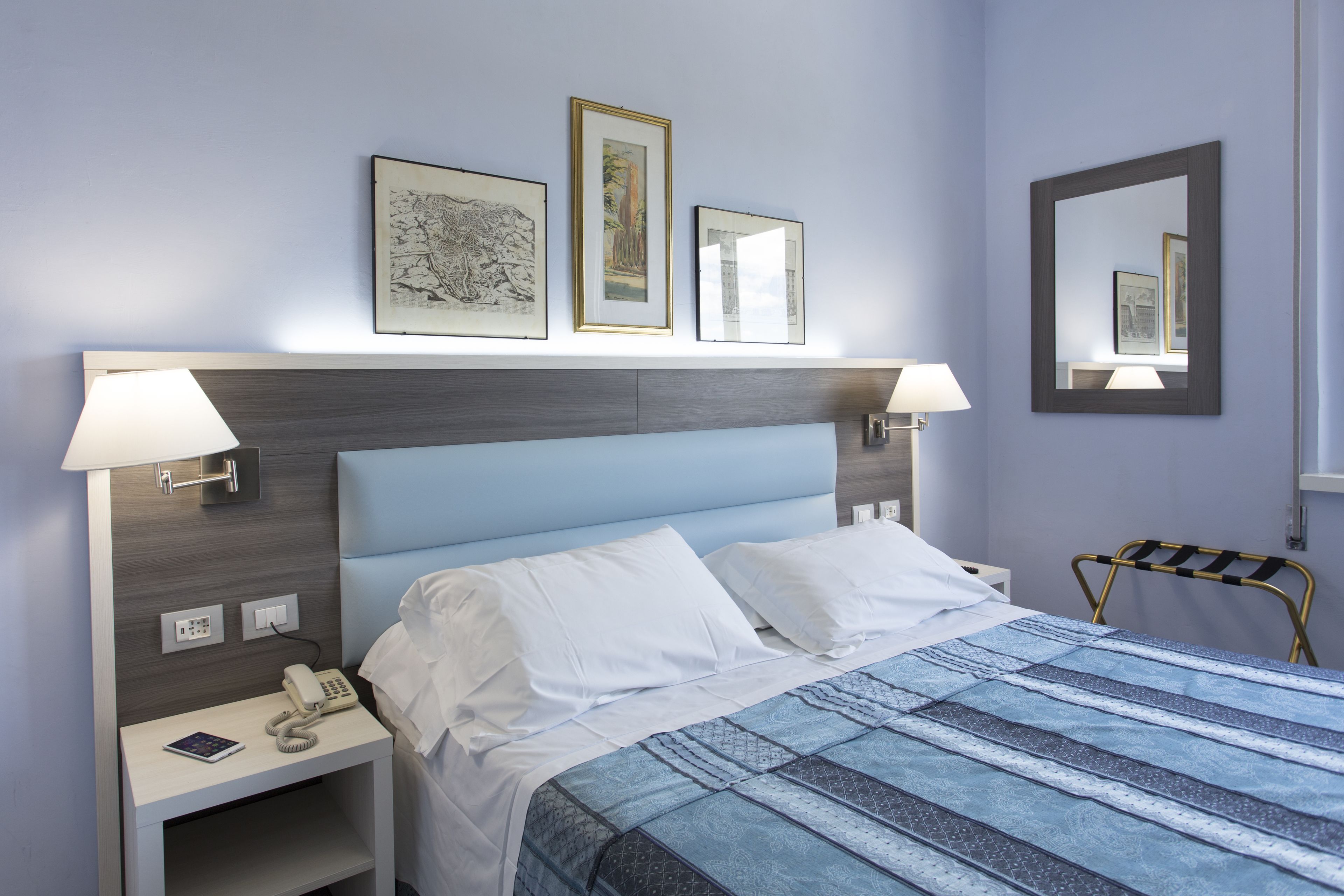 city double or twin room | 1 bedroom, desk, laptop workspace, cots/infant beds