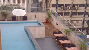 Outdoor pool - Park Prime Kolkata (Kolkata)