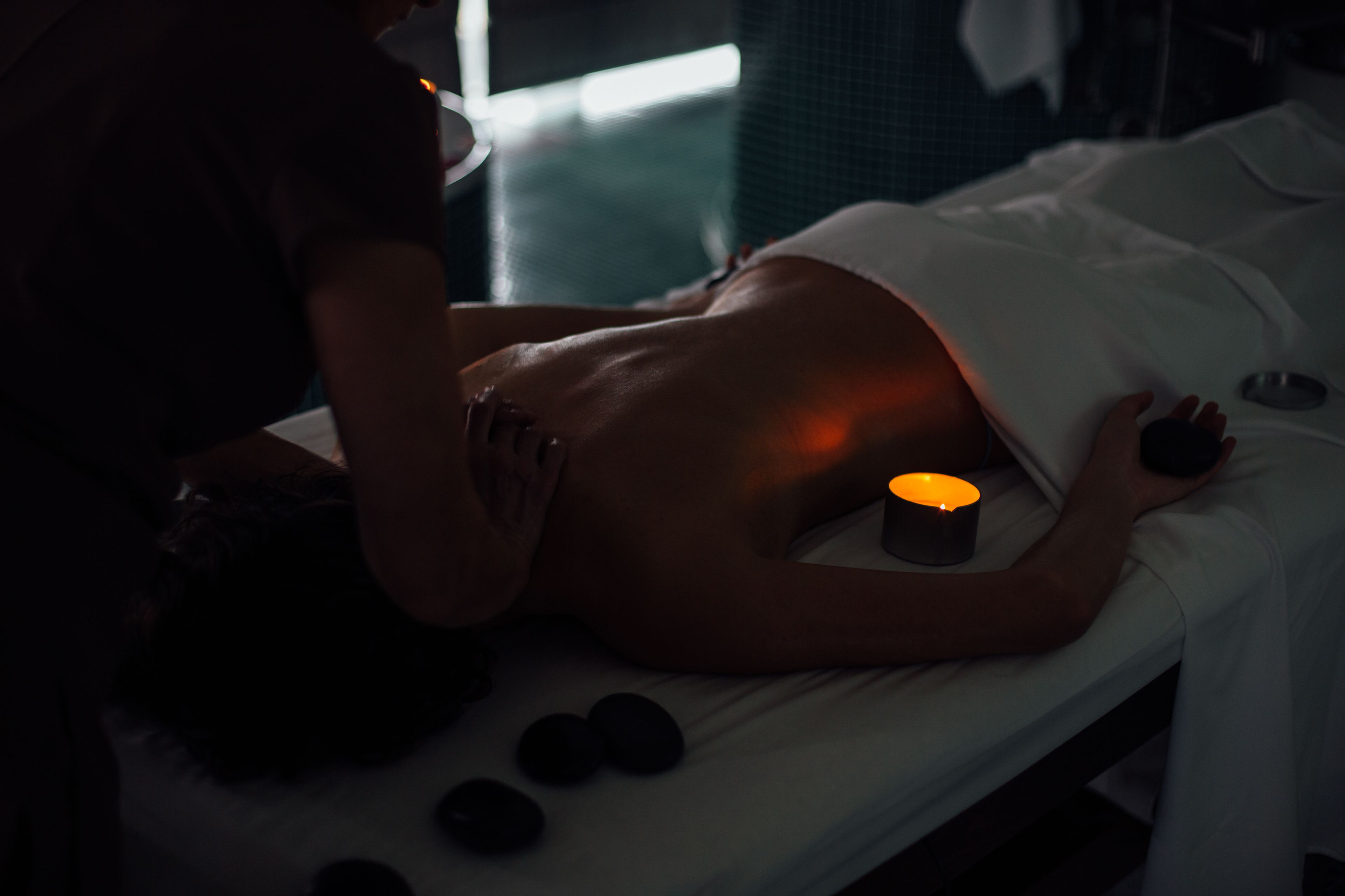 Couples treatment rooms, sauna, steam room, body treatments