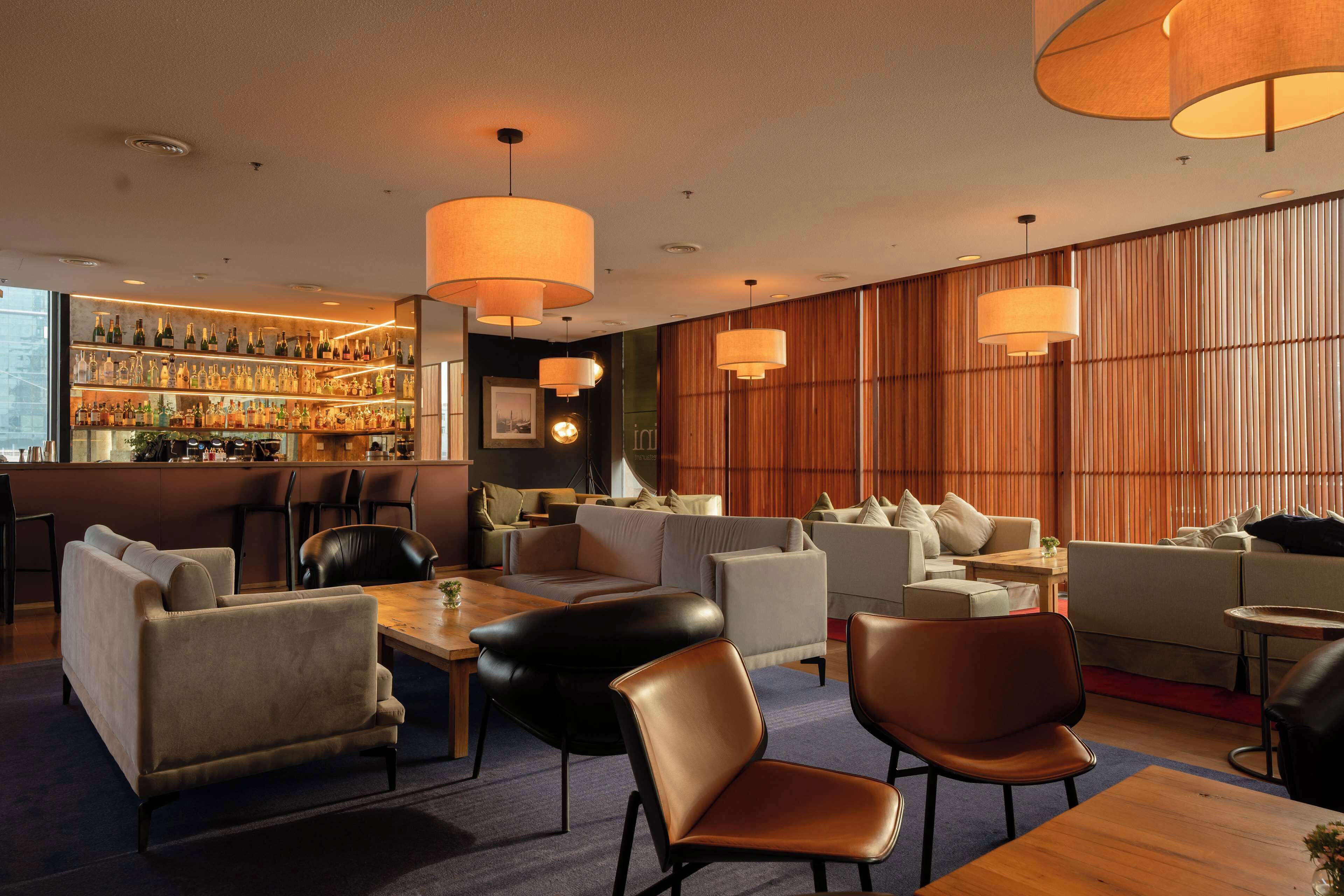 2 restaurants; ze serveren er ontbijt, lunch, diner en brunch 