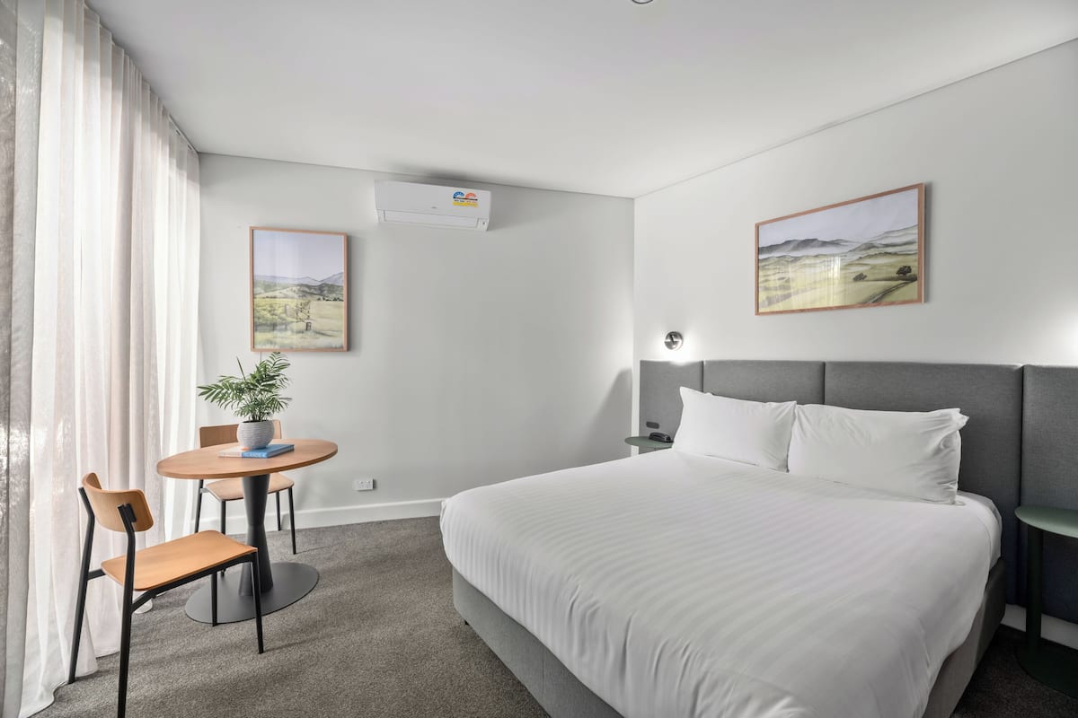 2 habitaciones, minibar y caja de seguridad en la habitación