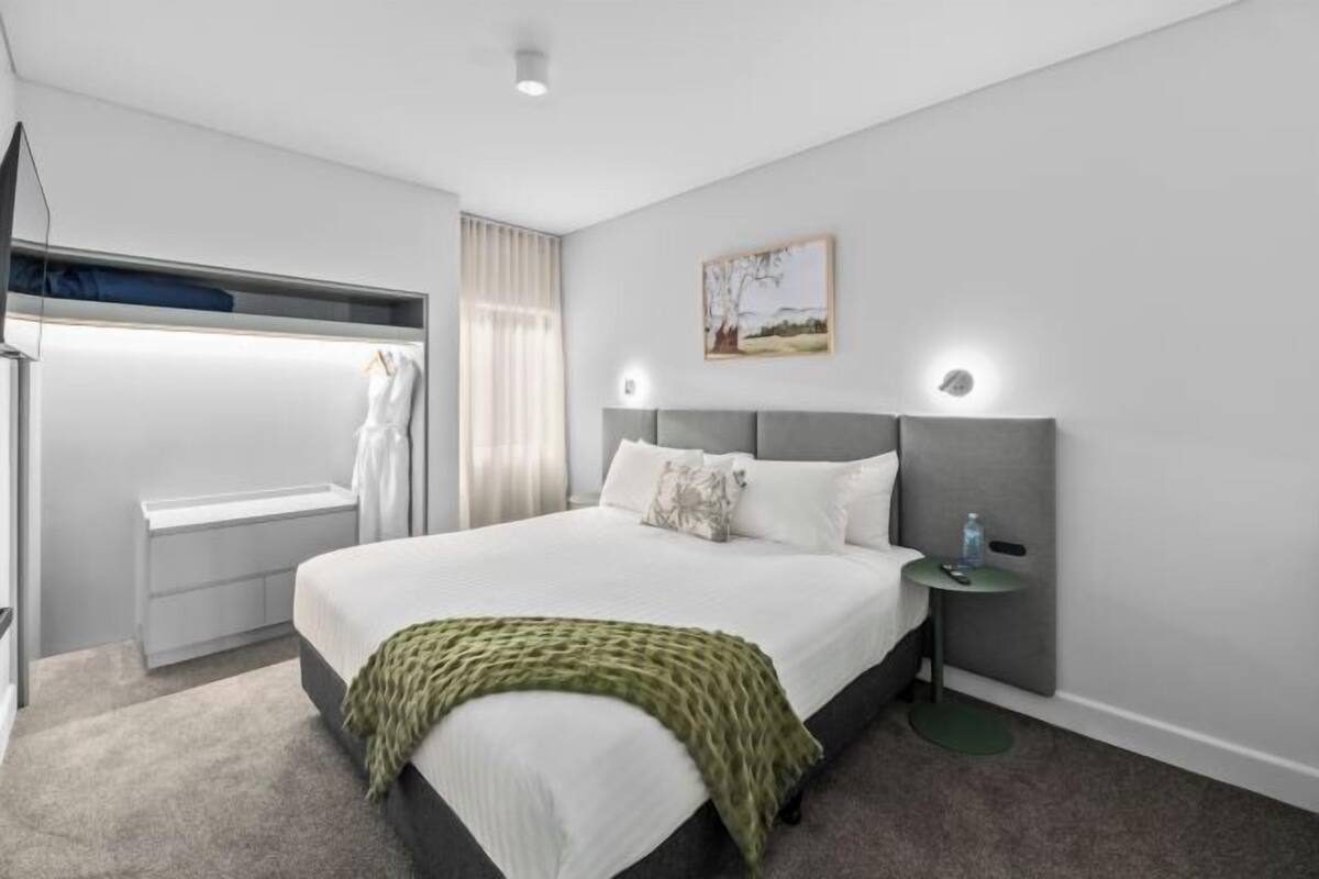 Minibar, in-room safe, blackout drapes, iron/ironing board