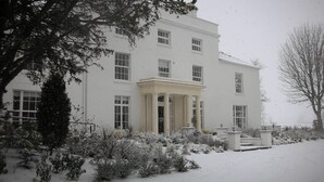 Unclassified image, 5 of 40, button - Fishmore Hall (Ludlow)