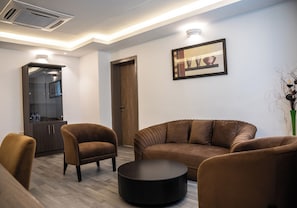 Ebony Suite | 起居区 | LED 电视