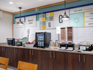 Free daily on-the-go breakfast - Garner Hotel Gillette South by IHG (Gillette)