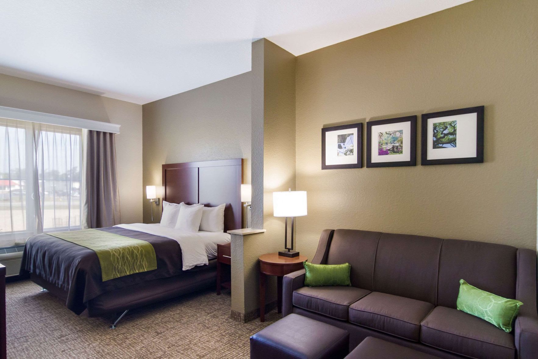 In-room safe, desk, iron/ironing board, free WiFi