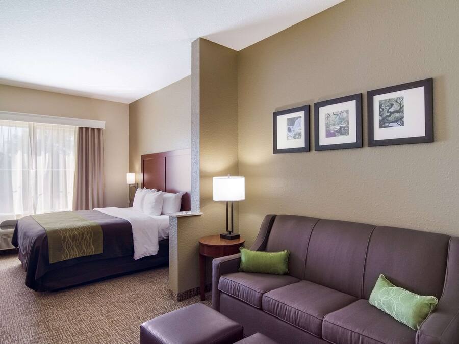 Caja de seguridad en la habitación y escritorio