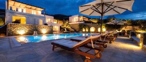 Boendets fasad - kväll/natt