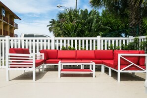 Sun deck - The Royal Inn Beach Hotel Hutchinson Island (Fort Pierce)