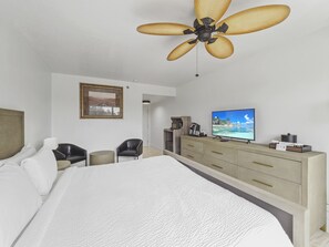 King Room Sunset View Balcony | Ropa de cama hipoalergénica y camas con pillow-top 