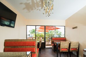 Dining - The Royal Inn Beach Hotel Hutchinson Island (Fort Pierce)