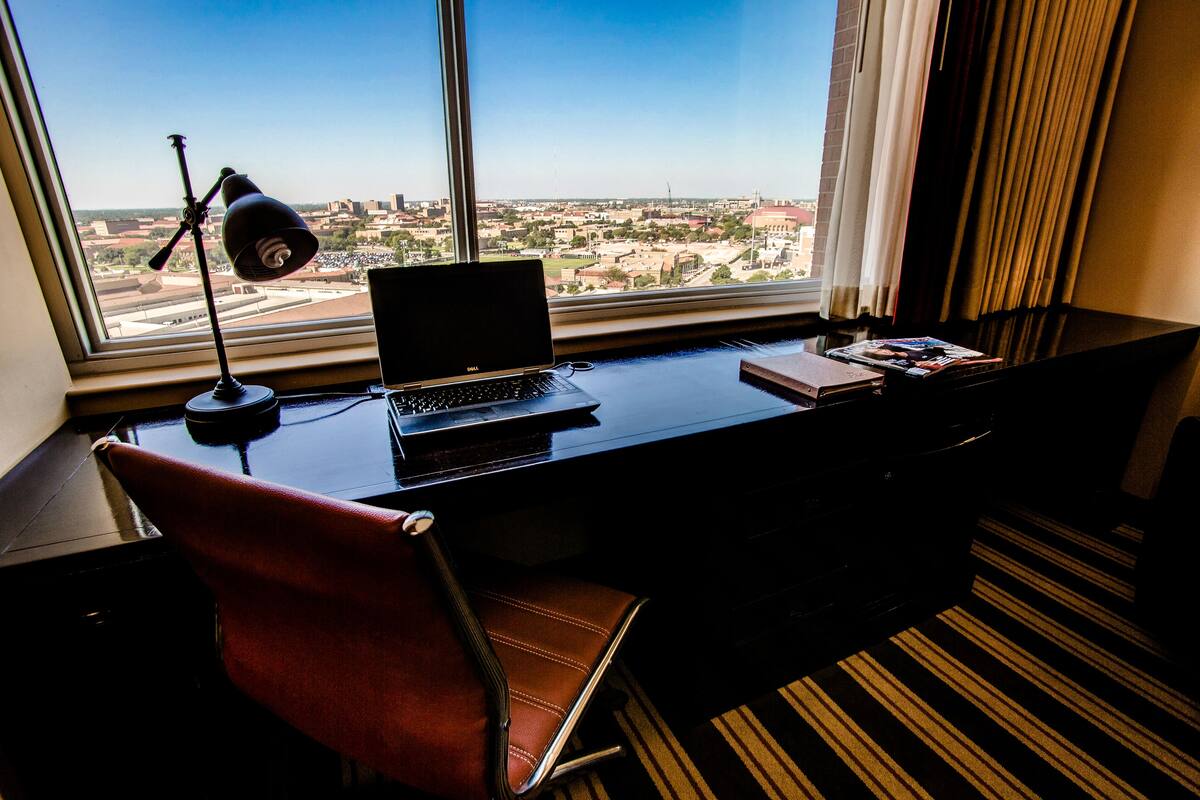 in-room business centre