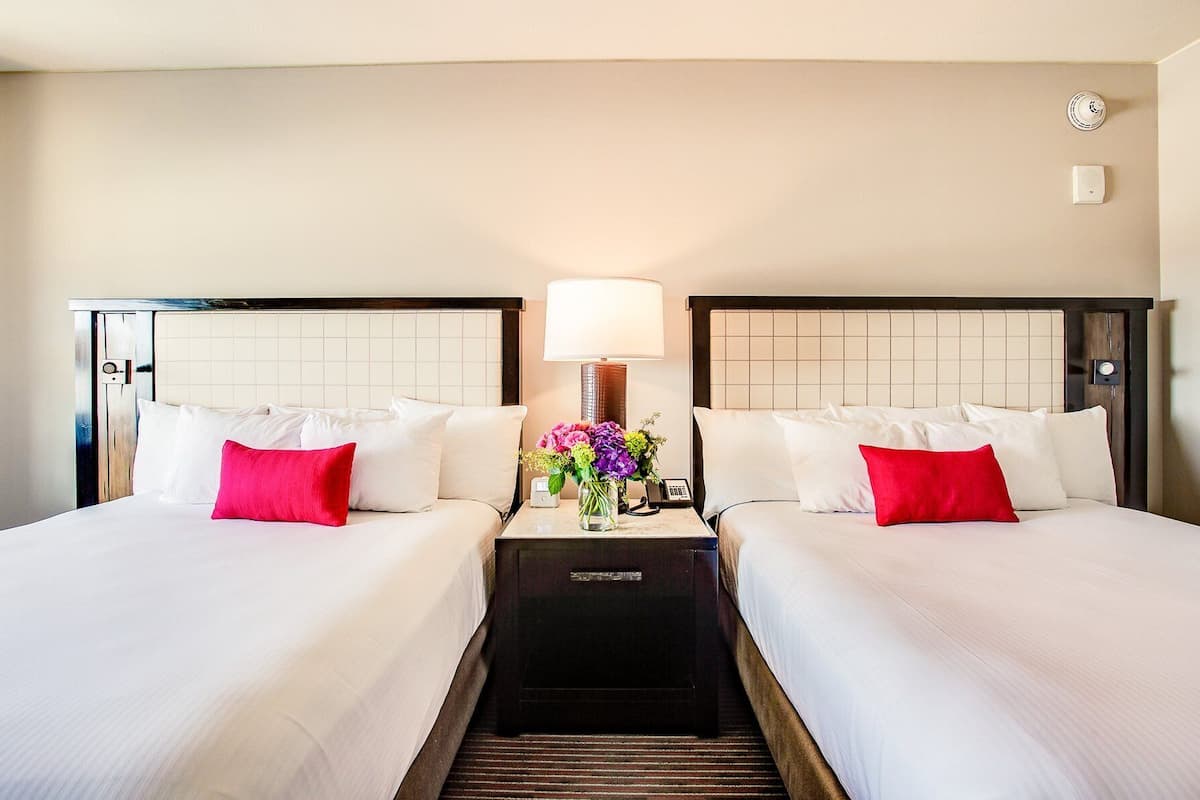 1 bedroom, hypo-allergenic bedding, pillow-top beds, desk