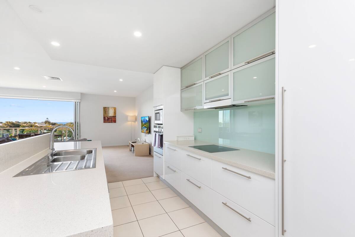 standard penthouse | private kitchen | full-sized fridge, microwave, dishwasher, espresso maker