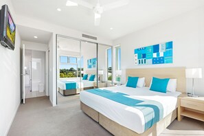 Premium bedding, pillow-top beds, individually furnished, desk - Akama Resort (Urangan)