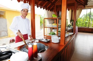 Free daily buffet breakfast - Dara Reang Sey Angkor Hotel (Siem Reap)