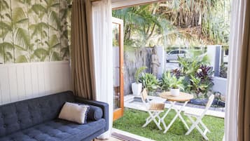 Suíte, 1 cama Queen | Roupas de cama de algodão egípcio, roupas de cama premium, frigobar