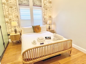 Egyptian cotton sheets, premium bedding, minibar, individually decorated