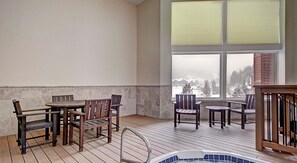 Indoor spa tub