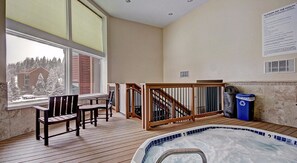 Indoor spa tub