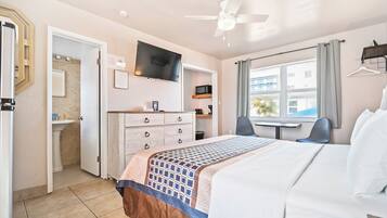 Estúdio standard, 1 cama King | Roupas de cama premium, escrivaninha, ferros/tábuas de passar roupa