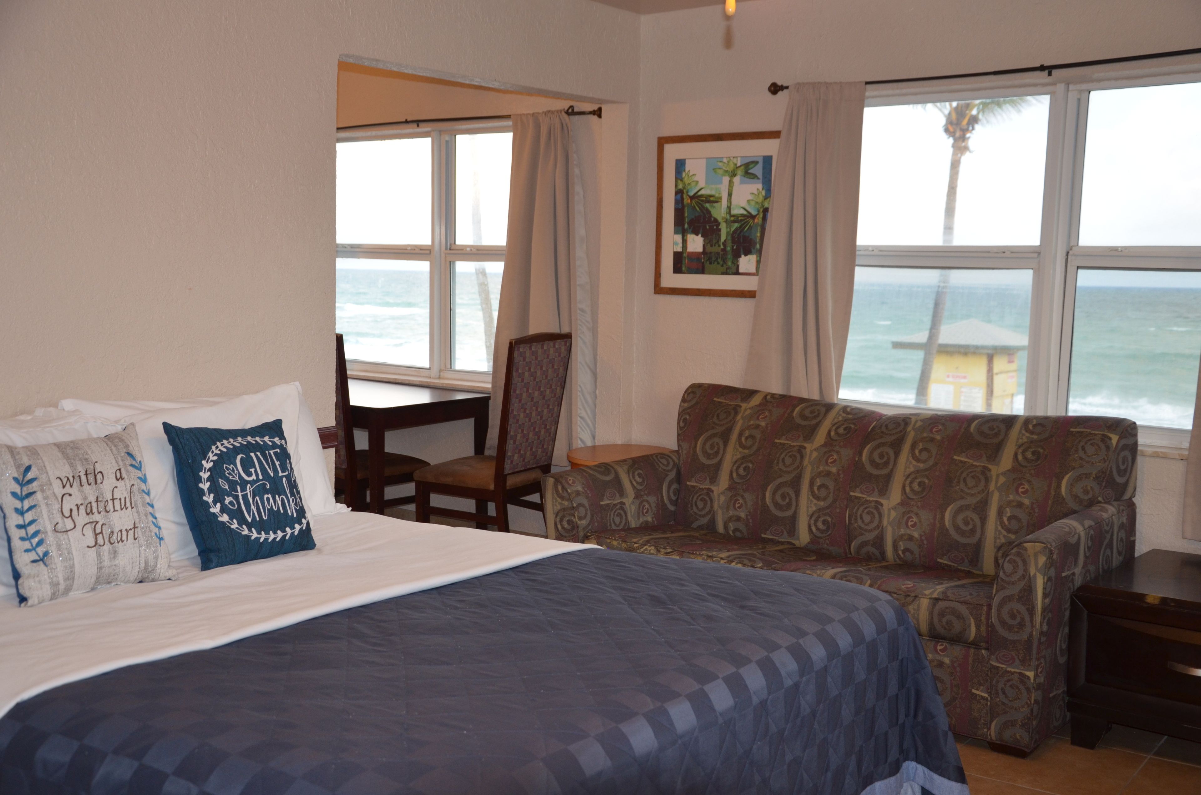 Standard Room, 1 King Bed with Sofa bed, Ocean View | Premium bedding, desk, iron/ironing board, free WiFi