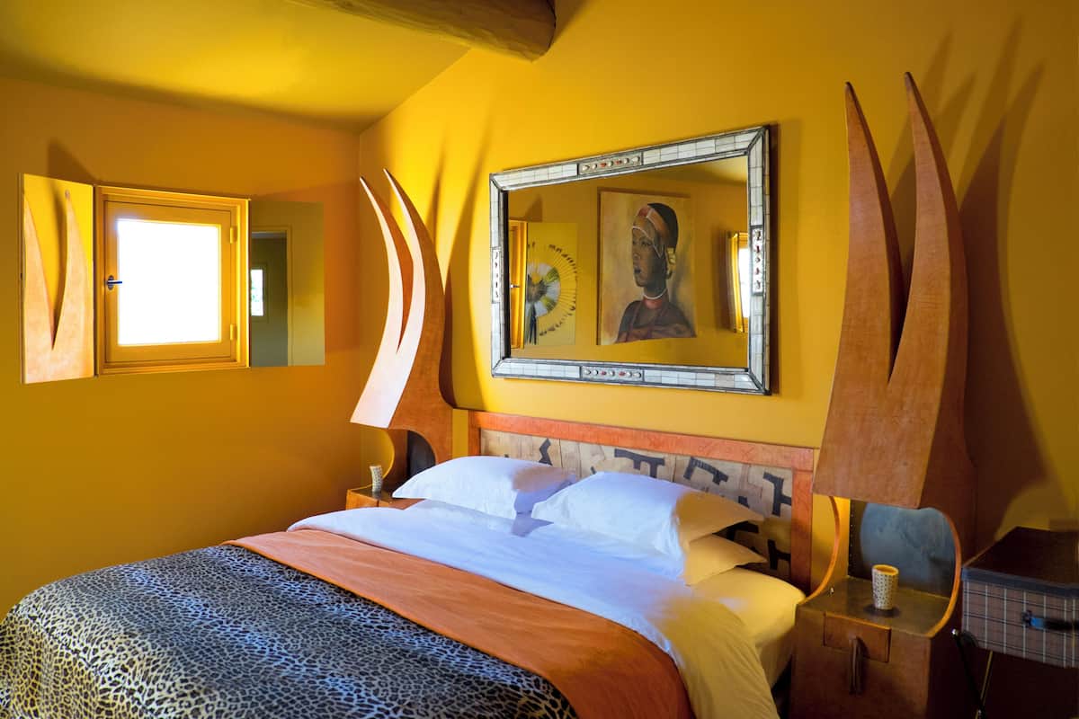 Maison de Prestige et Piscine | 2 slaapkamers, luxe beddengoed, een minibar, een kluis op de kamer