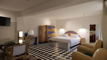 Junior Suite Prestige | Premium bedding, minibar, in-room safe, soundproofing