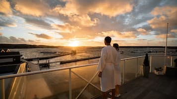 Salas para tratamentos a dois, sauna seca, banheira de hidromassagem