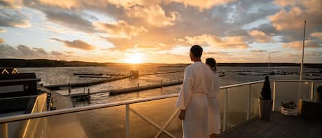 Espace de soins pour les couples, sauna, bain Ă remous, hammam