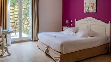 Geluiddichte muren, een strijkplank/strijkijzer, gratis wifi, beddengoed