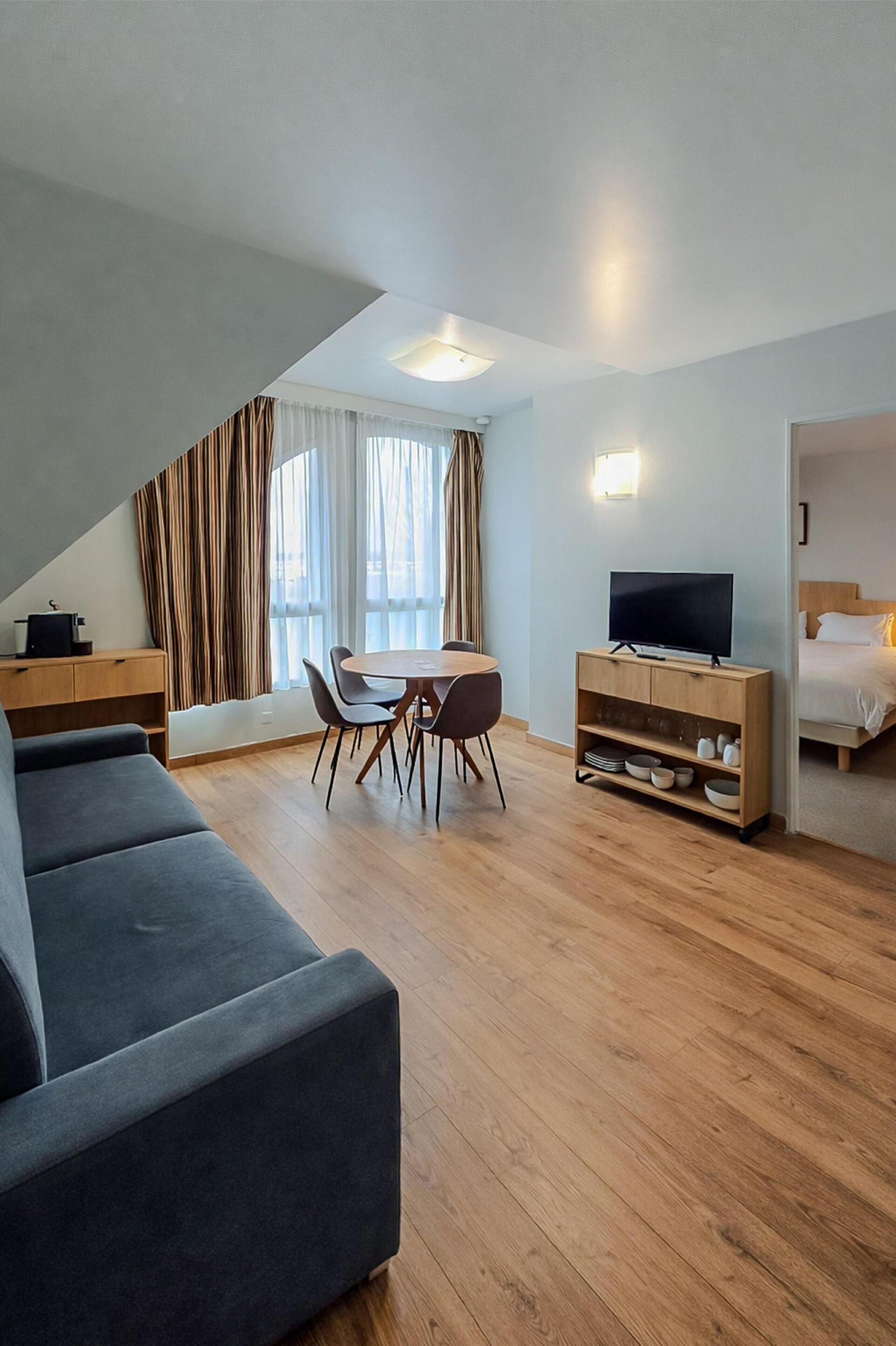 Apartment, 1 Queen Bed with Sofa bed | Soundproofing, iron/ironing board, free WiFi, bed sheets