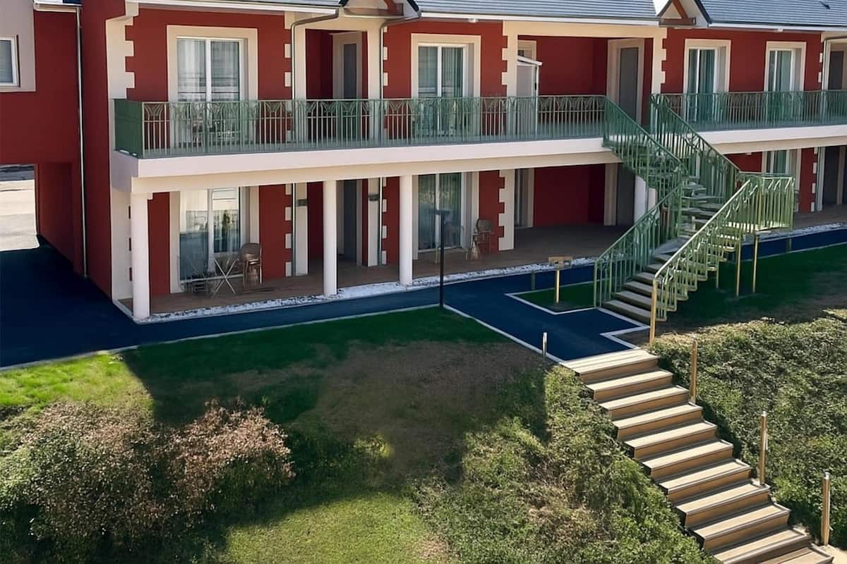 Soundproofing, iron/ironing board, free WiFi, bed sheets