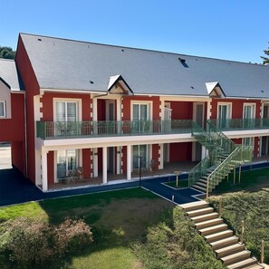 Soundproofing, iron/ironing board, free WiFi, bed sheets